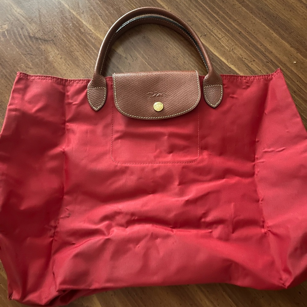 Red Longchamp shopper